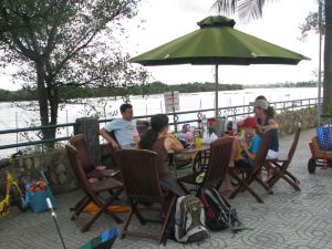 Diner avec d'autre Canadiens